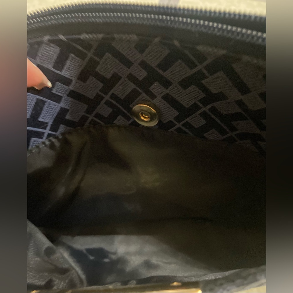 Tommy Hilfiger Purse - Picture 6 of 13